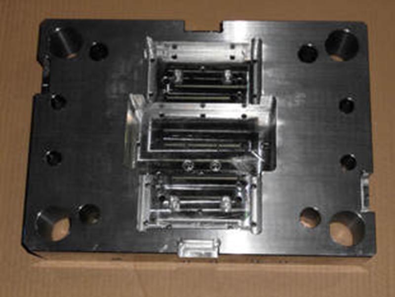 北戴河精密塑料模-06